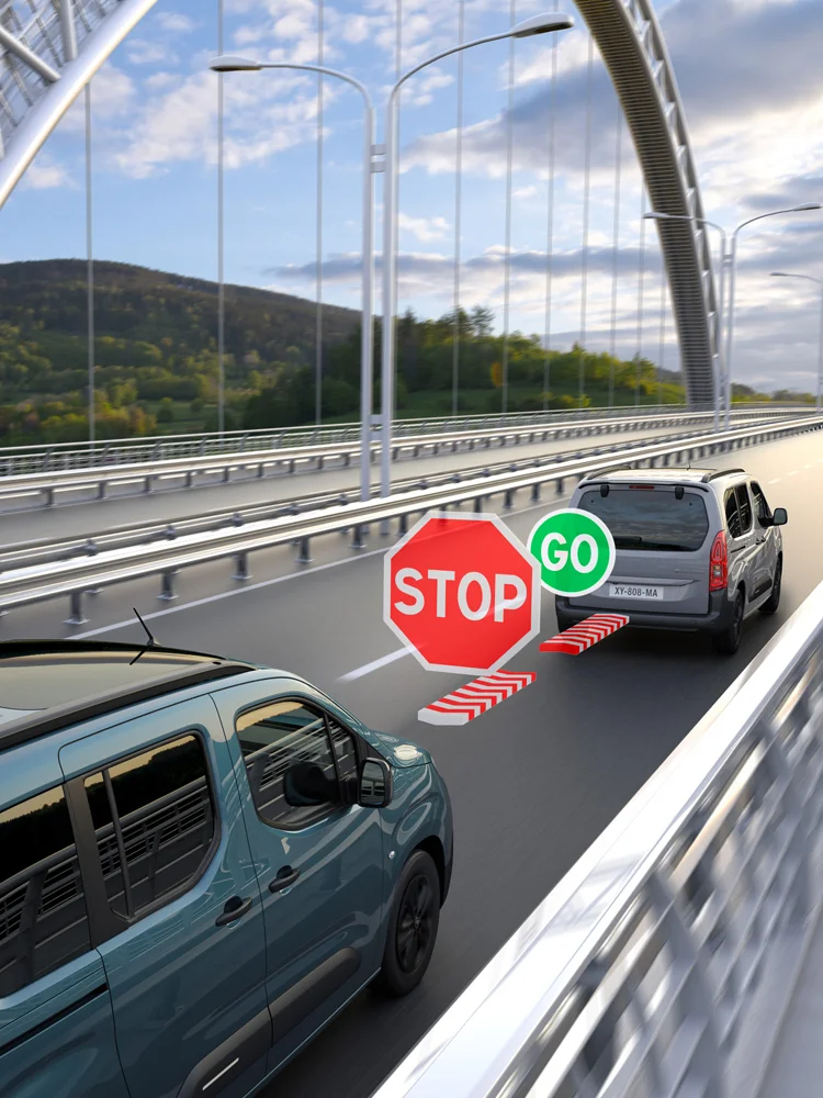 Front view ë-Berlingo with Adaptive Cruise Control Stop & Go improving safety, technology and smoother traffic driving