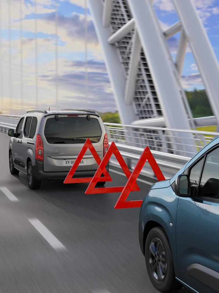 Rear view ë-Berlingo with Active Safety Brake highlighting safety, visibility, technology and forward‑collision avoidance