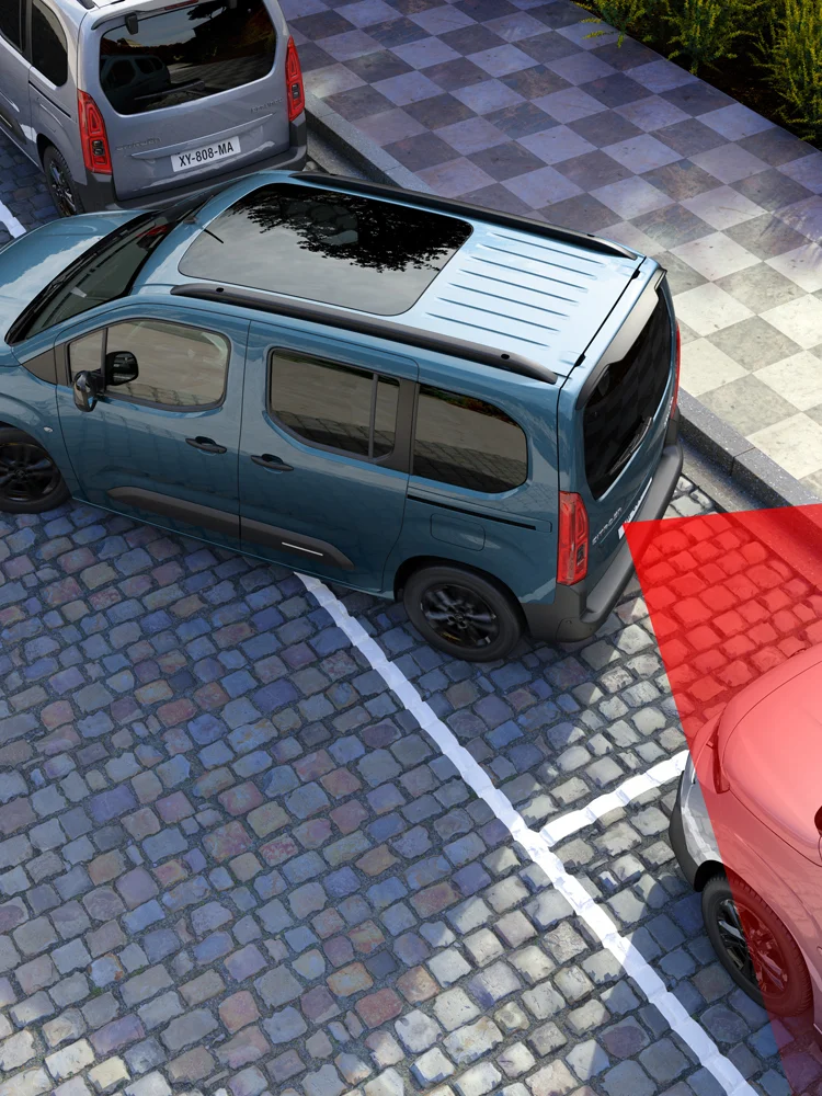 Top rear view Kiama Blue ë-Berlingo with rear camera enhancing visibility, safety, technology and confident parking assistance