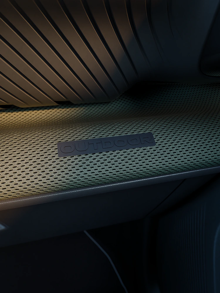 Nahaufnahme des Armaturenbretts mit Outdoor-Dekorelement zeigt den Innenraum des kompakten SUV mit Advanced Comfort