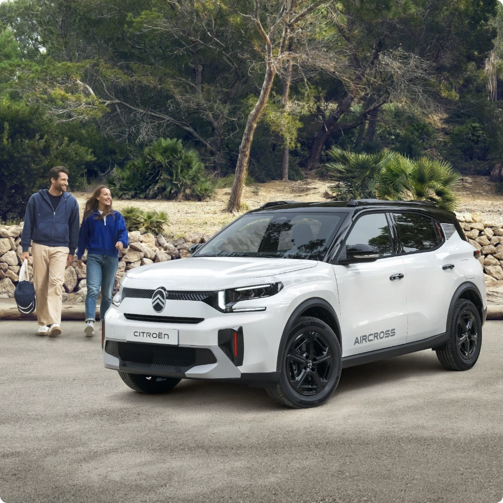 Front three‑quarter view of Citroën C3 Aircross Hybrid SUV illustrating effortless electric‑assisted driving for convenient, confident and affordable mobility.
