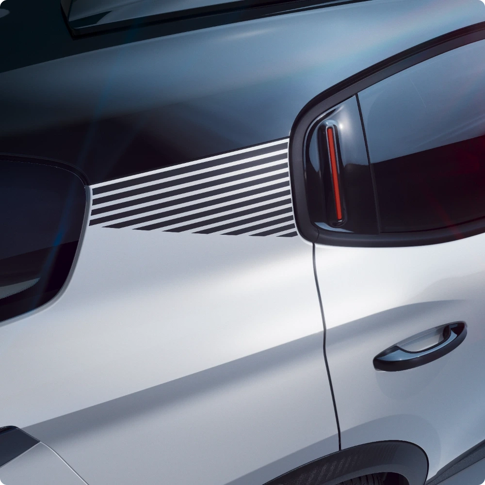Front three‑quarter outdoor view of Citroën C3 Aircross SUV highlighting rugged styling for confident, versatile and affordable everyday mobility.