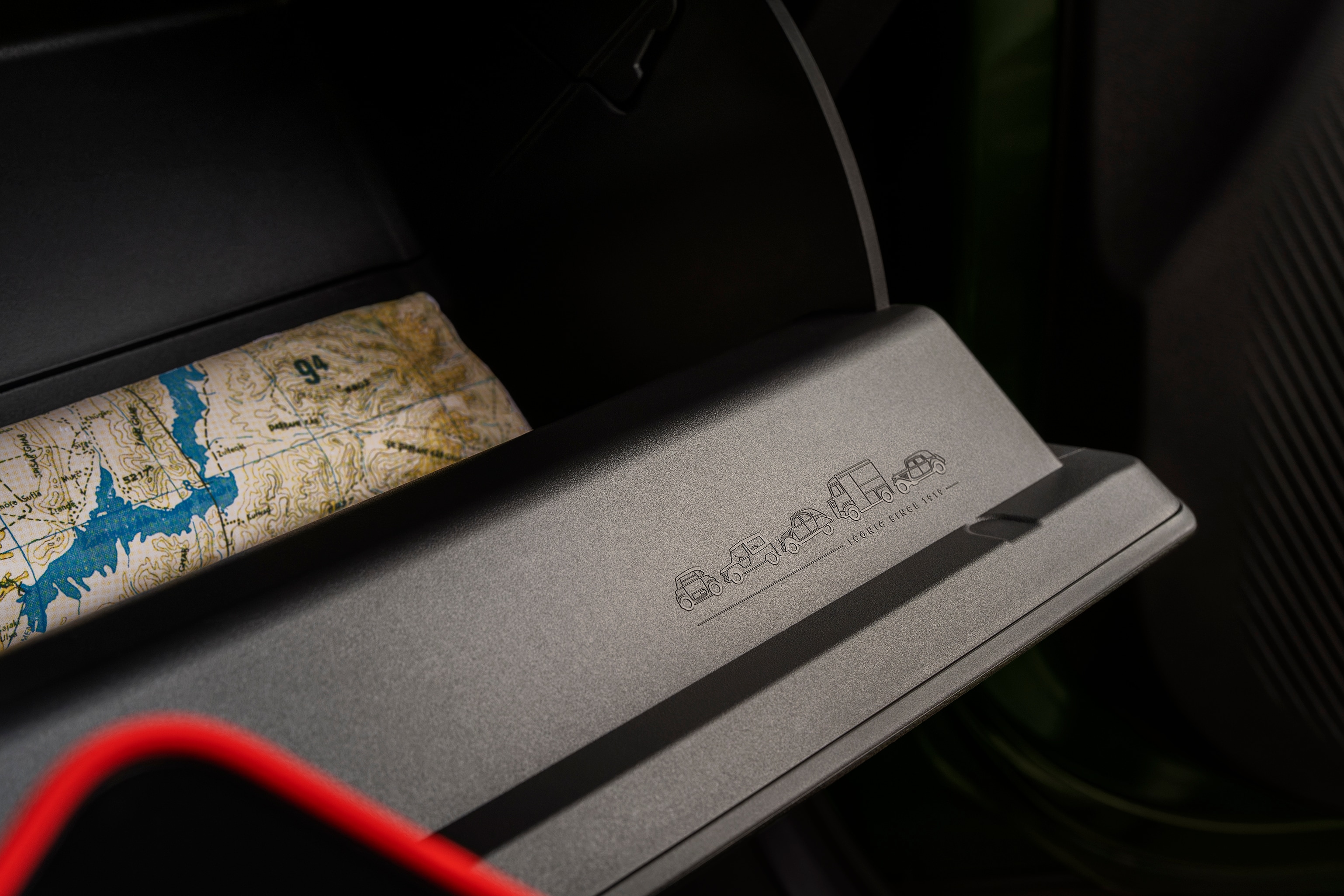 Innenraum-Heckansicht des Citroën C3 Aircross SUV präsentiert geräumige Bestuhlung for entspannten Langstreckenkomfort and erschwingliche Alltagsmobilität.