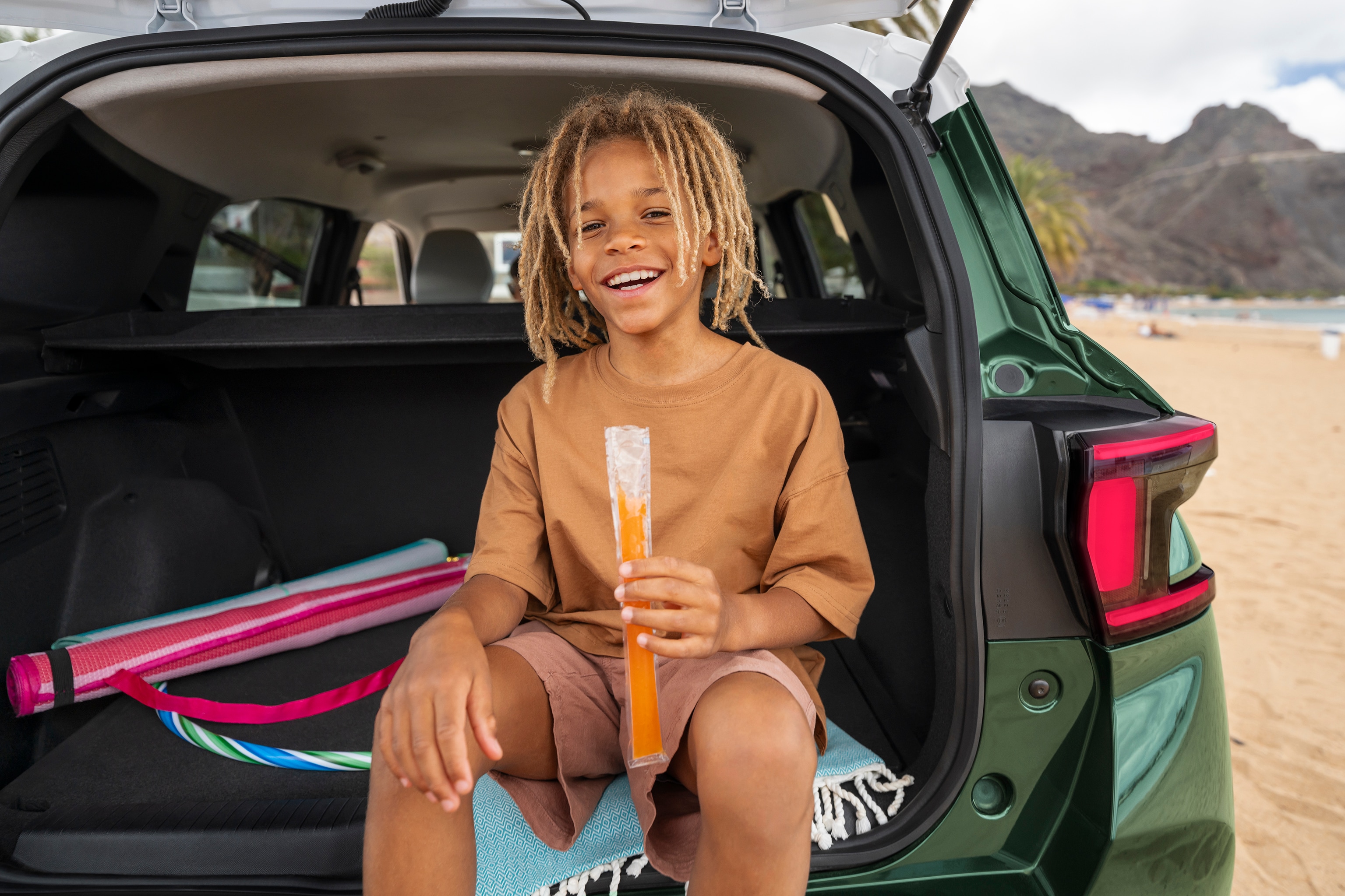 Kofferraum-Heckansicht des Citroën C3 Aircross SUV präsentiert großzügigen Gepäckraum für aktive, beach‑ready and erschwingliche Alltagsmobilität.