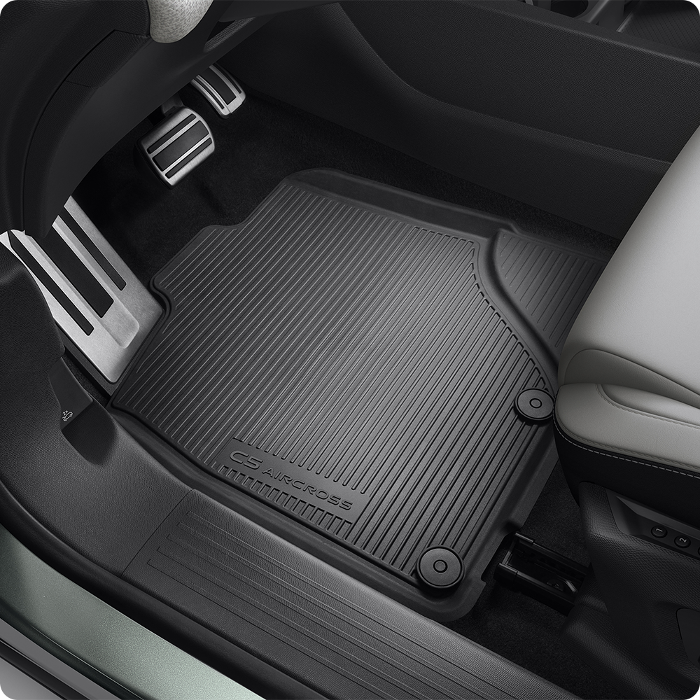 C5 Aircross all‑weather floor mats illustrating durable protection against dirt, moisture and daily wear