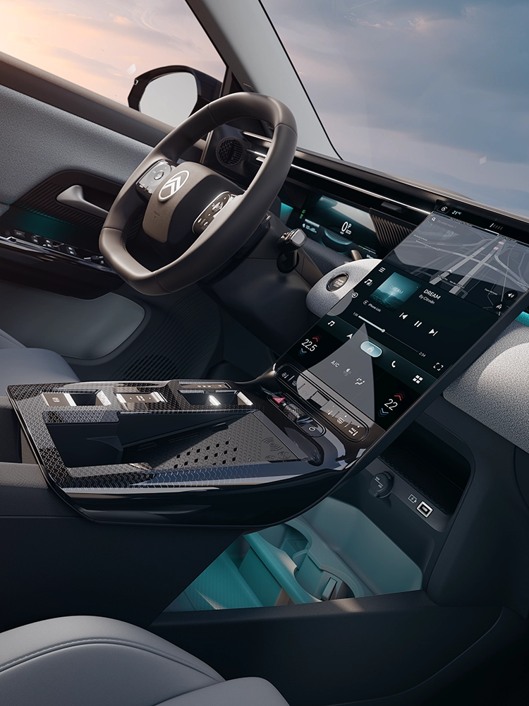 Nahaufnahme des Waterfall-Displays im Citroën ë-C5 Aircross Emeraude; zeigt den Waterfall-Touchscreen des C5 Aircross mit Navigationssystem und das vernetzte Erlebnis im Familien-SUV