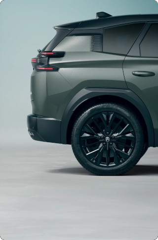 Rear‑side view C5 Aircross highlighting bold aerodynamic design, efficiency, safety and premium exterior styling