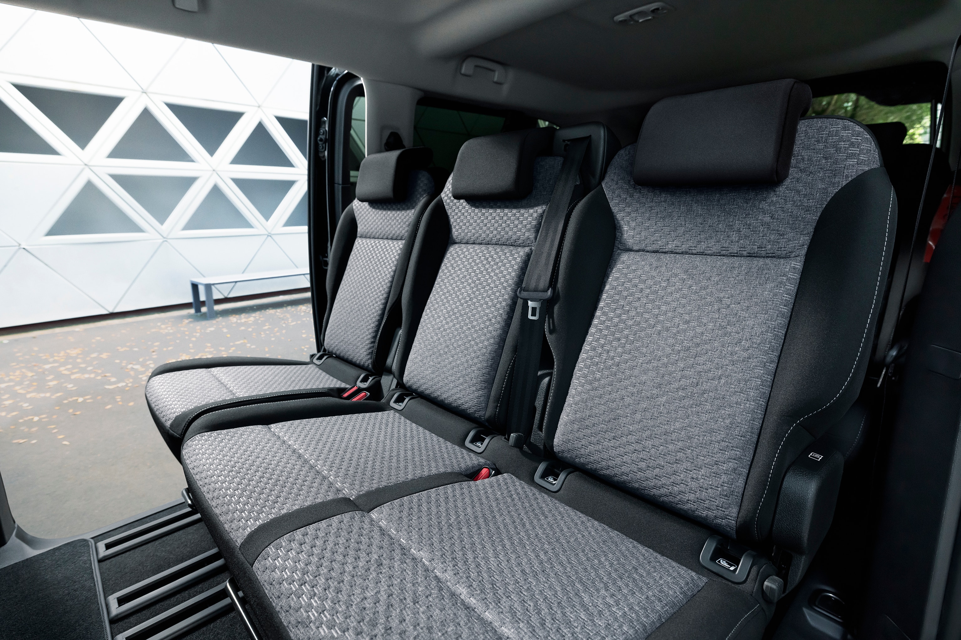 SpaceTourer back seats view